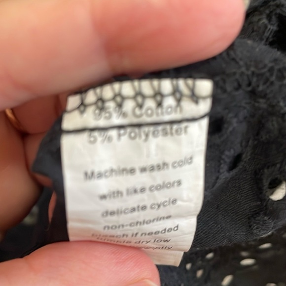 TAMSY black eyelet button down tunic top. M - Picture 5 of 6